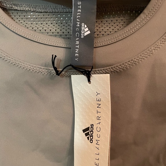 NWT ADIDAS X STELLA MCCARTNEY COLLAB WORKOUT TEE, SUPER COMFY! 🏃‍♀️🏋️‍♀️ - Picture 3 of 3